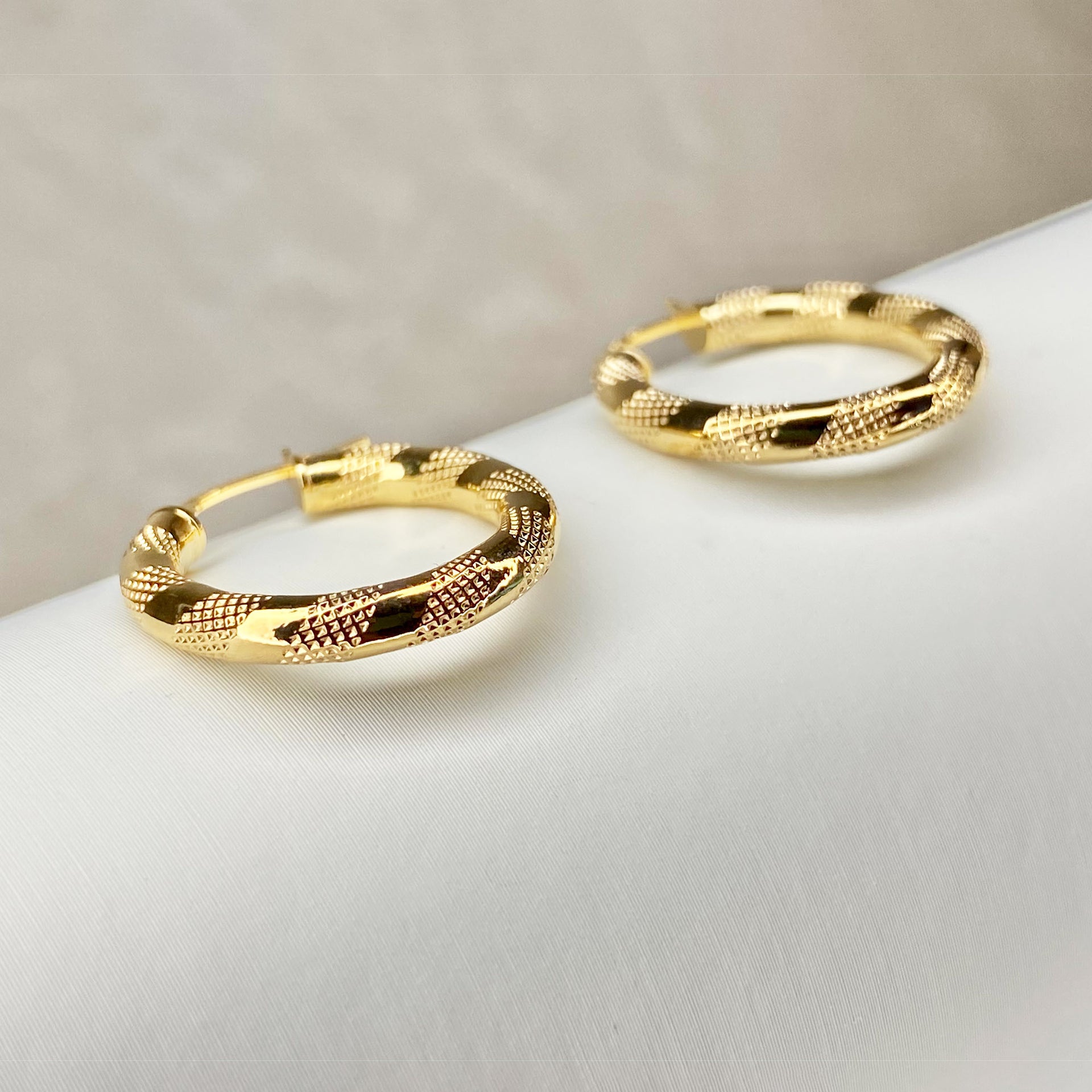 9ct solid Gold Frosted Tube Hoop Earrings 20.3mm