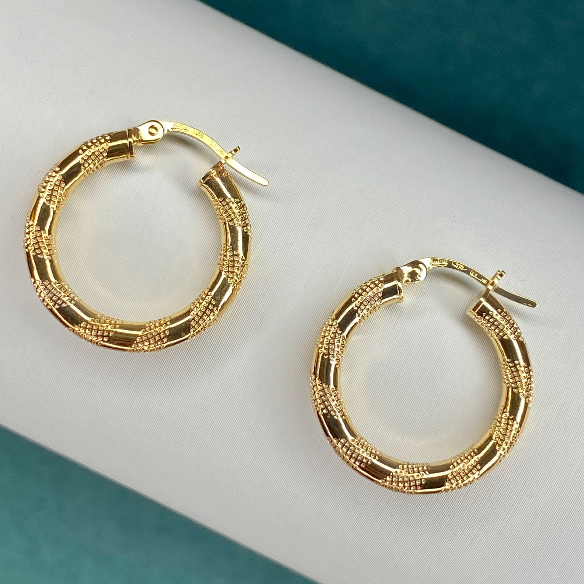 9ct solid Gold Frosted Tube Hoop Earrings 20.3mm