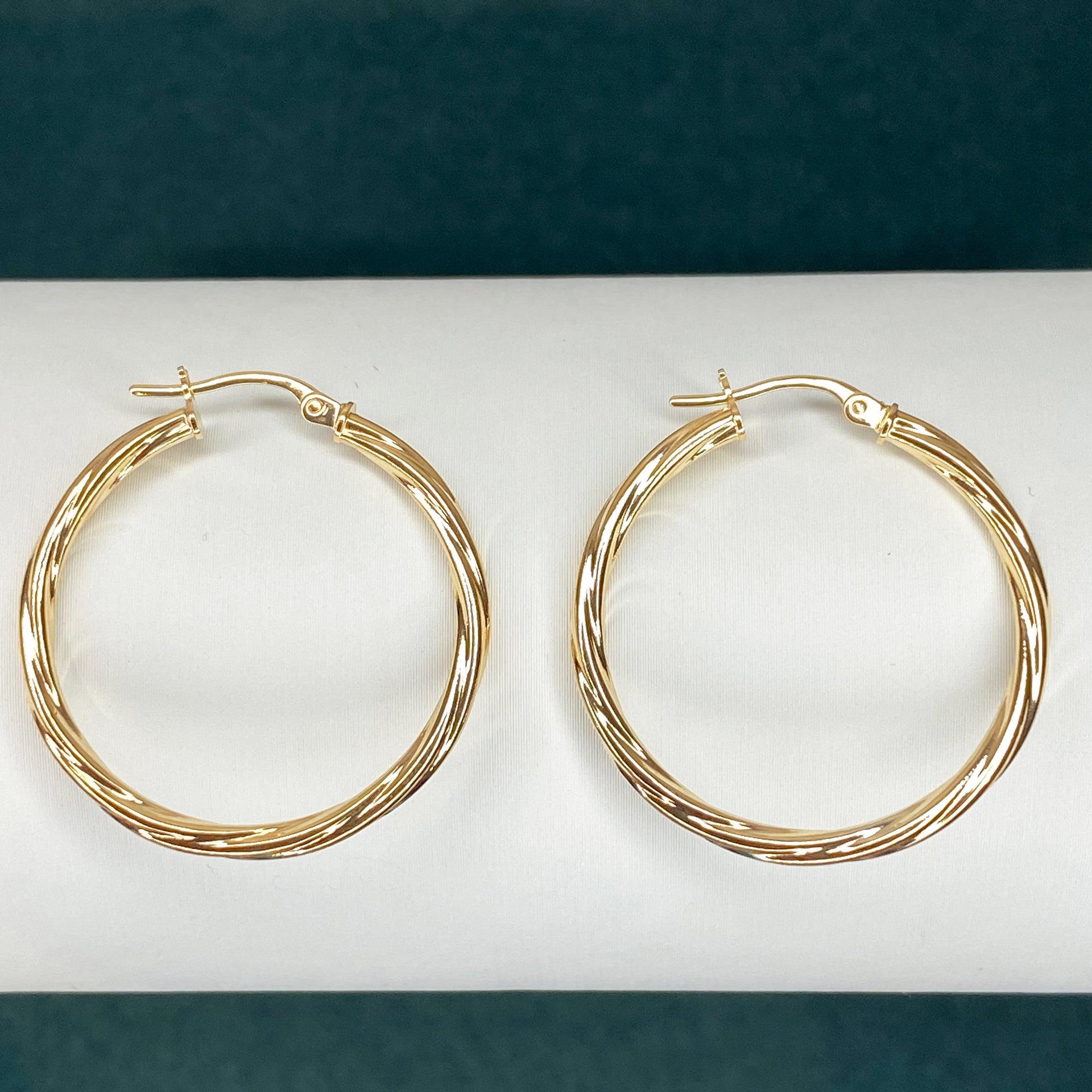 9ct solid Gold Twisted Hoop Earrings 29.3mm